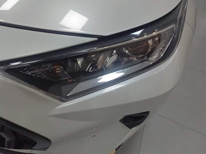 Фото 5 - Toyota RAV4