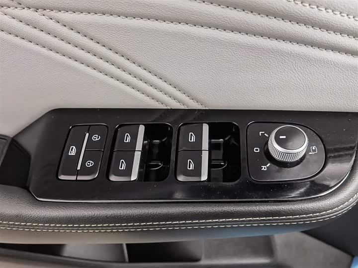 Фото 9 - Geely Preface