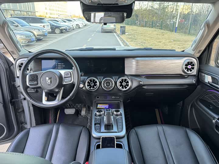 Фото 6 - Tank 300