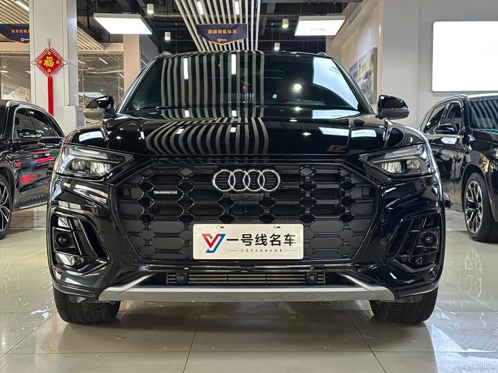 Фото 2 - Audi Q5L