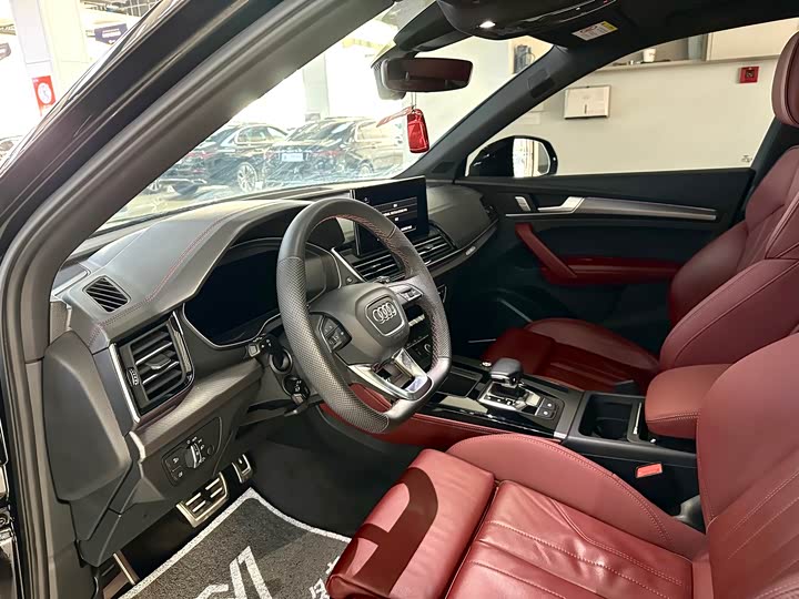 Фото 3 - Audi Q5L