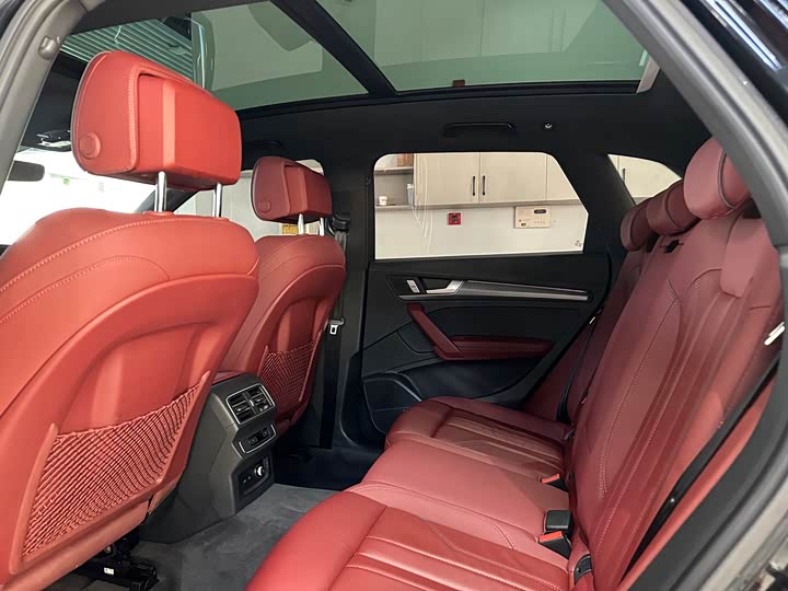 Фото 4 - Audi Q5L