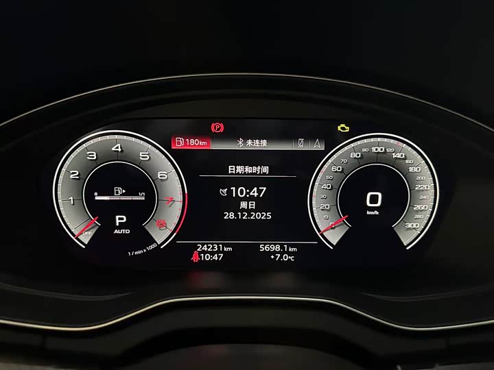 Фото 7 - Audi Q5L