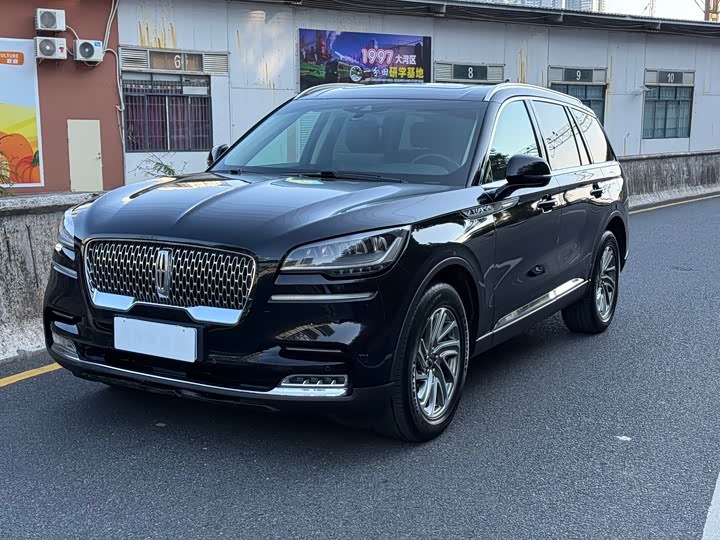 Фото 1 - Lincoln Aviator