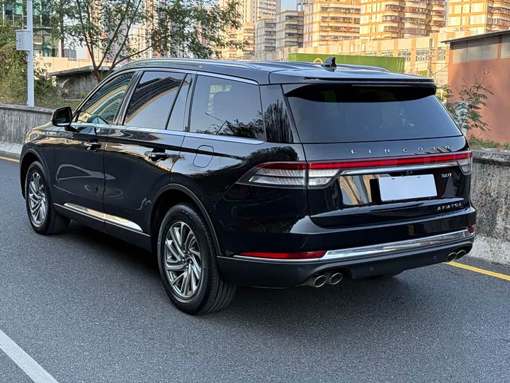 Фото 6 - Lincoln Aviator