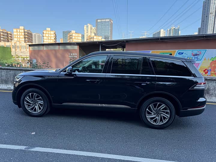 Фото 7 - Lincoln Aviator