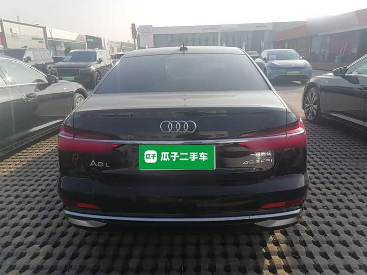 Фото 6 - Audi A6L