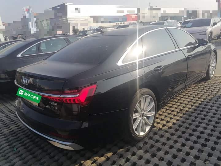 Фото 7 - Audi A6L