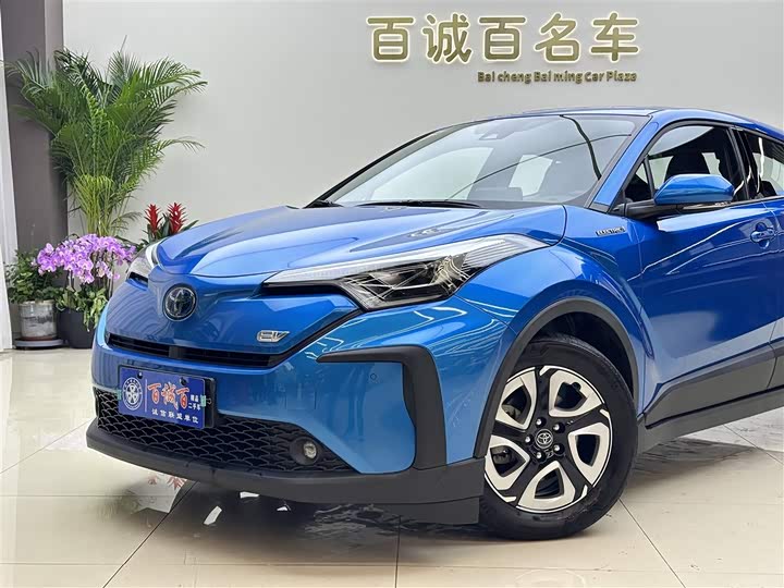 Фото 2 - Toyota C-HR EV