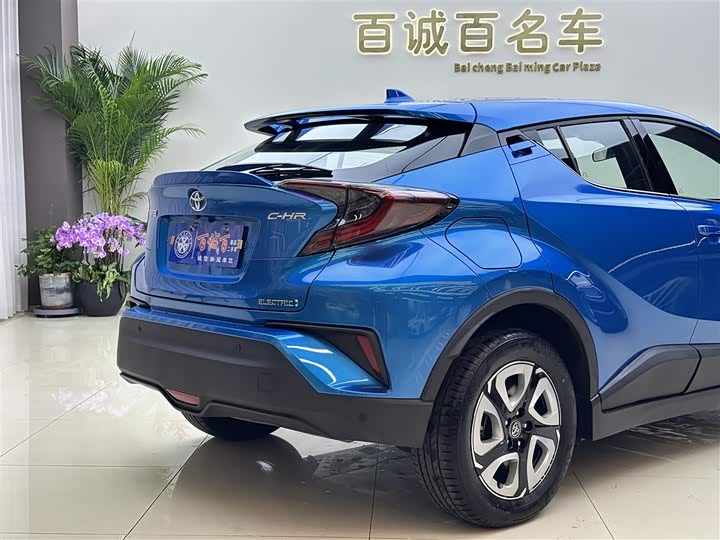 Фото 6 - Toyota C-HR EV