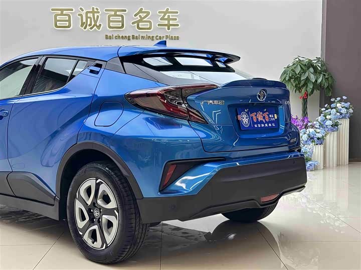 Фото 8 - Toyota C-HR EV