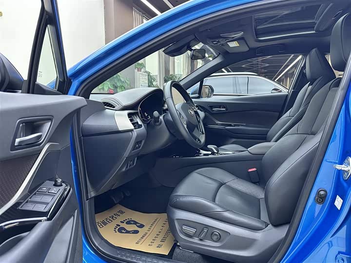 Фото 9 - Toyota C-HR EV