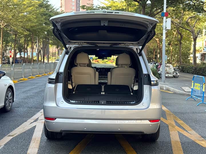 Фото 7 - LiXiang L9