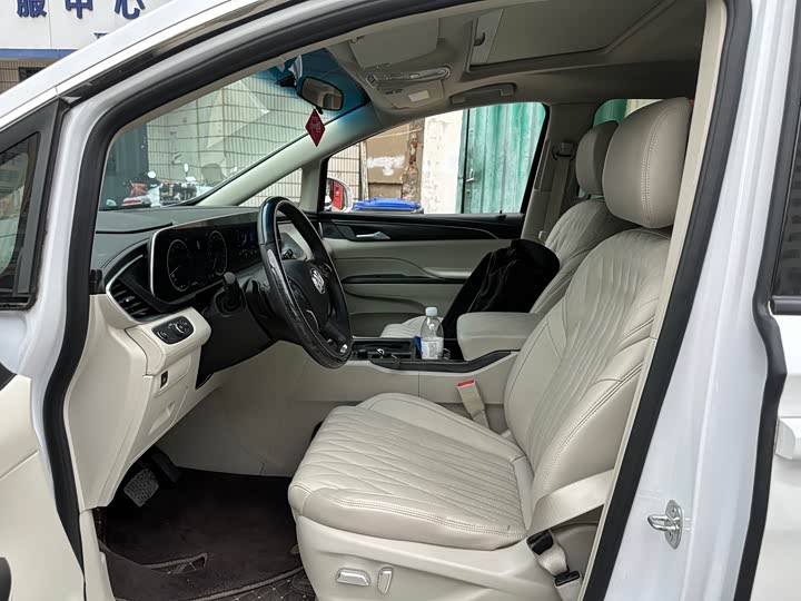 Фото 8 - Buick GL8 ES