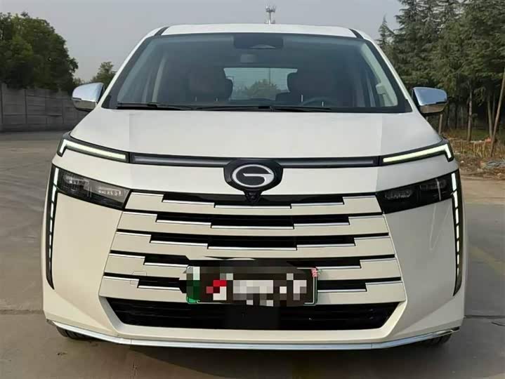 Фото 2 - GAC Trumpchi E8