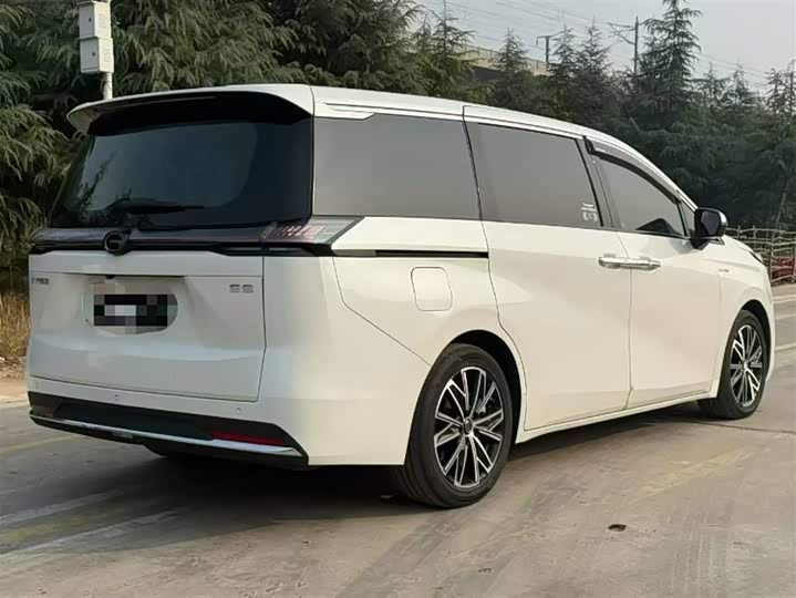 Фото 3 - GAC Trumpchi E8