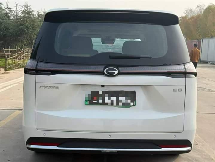 Фото 4 - GAC Trumpchi E8