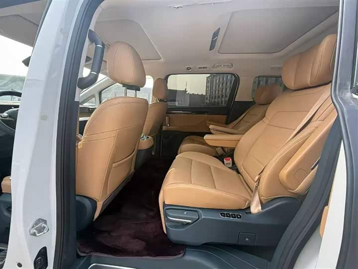 Фото 6 - GAC Trumpchi E8