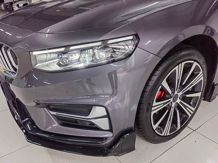 Photo 4 - Geely Preface