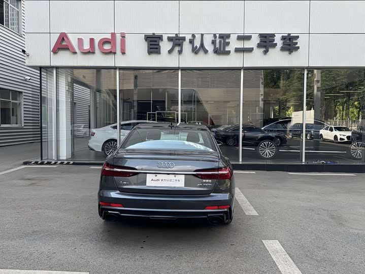 Фото 9 - Audi A6L