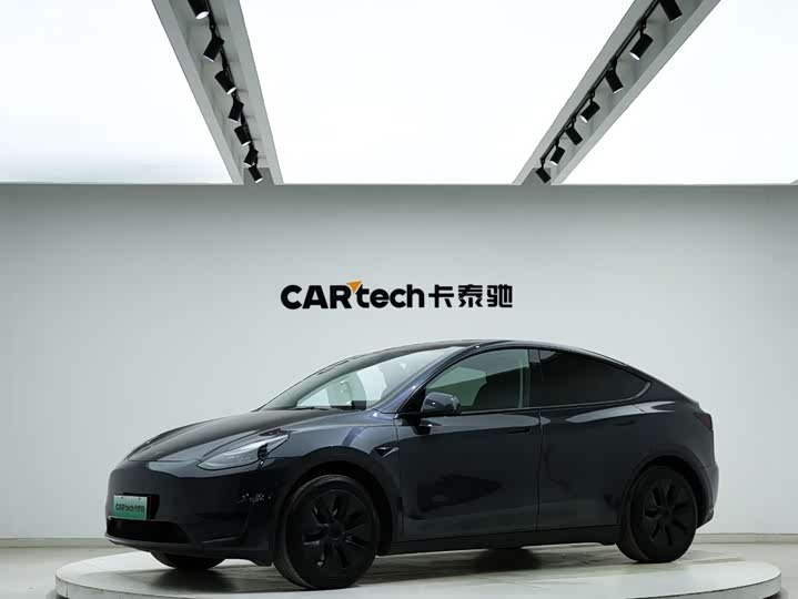 Фото 1 - Tesla Model Y