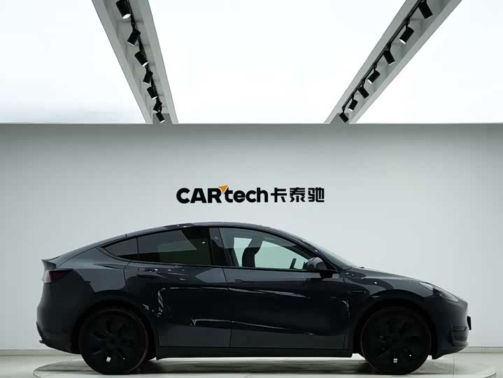 Фото 2 - Tesla Model Y