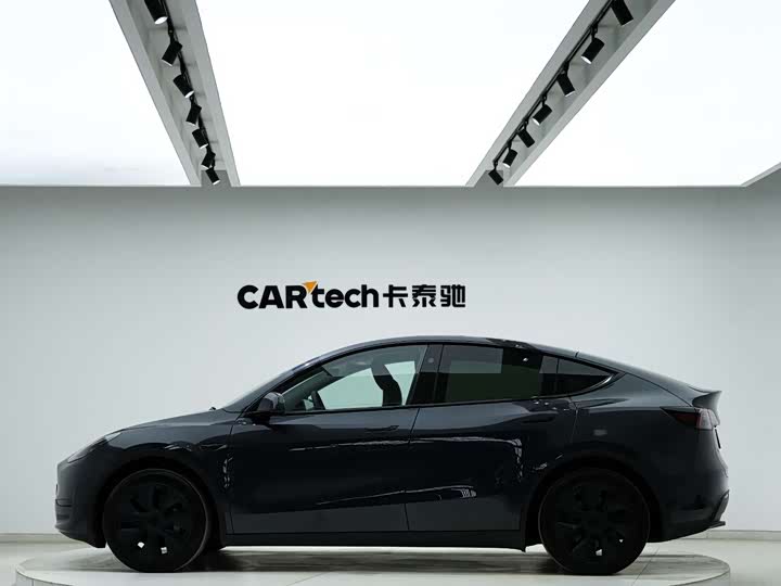 Фото 4 - Tesla Model Y