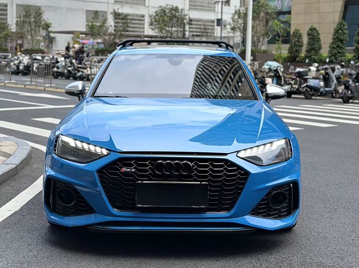 Фото 2 - Audi RS 4