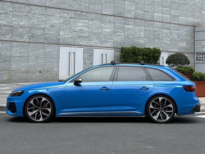 Фото 3 - Audi RS 4
