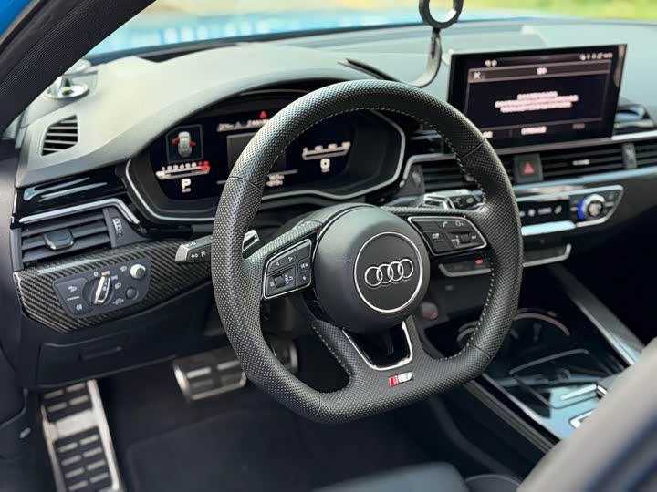 Фото 7 - Audi RS 4