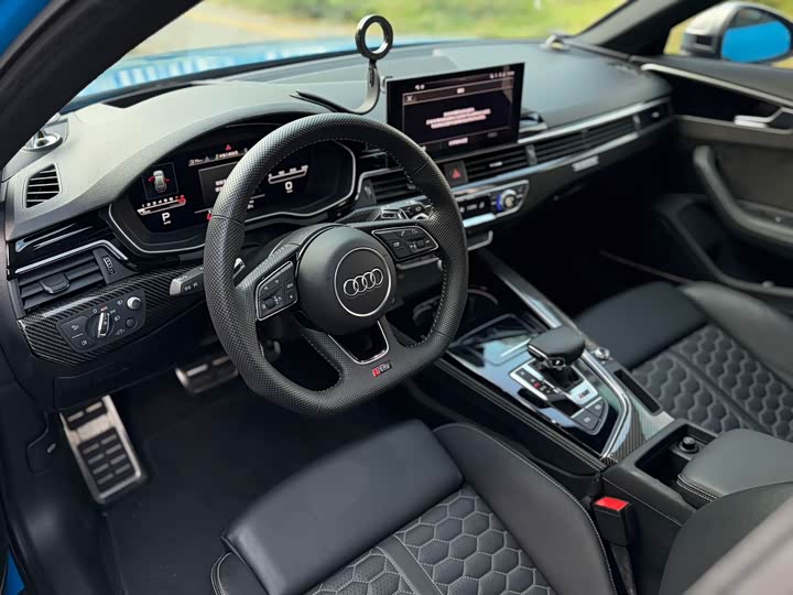 Фото 9 - Audi RS 4