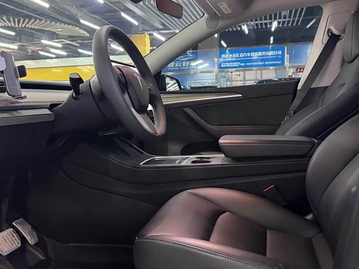 Фото 4 - Tesla Model Y