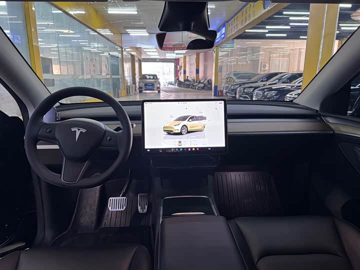 Фото 6 - Tesla Model Y