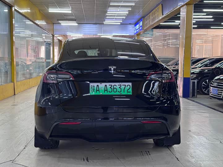 Фото 8 - Tesla Model Y