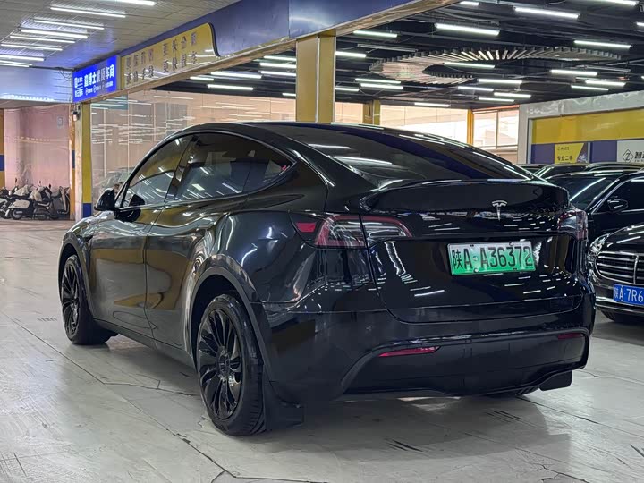 Фото 9 - Tesla Model Y