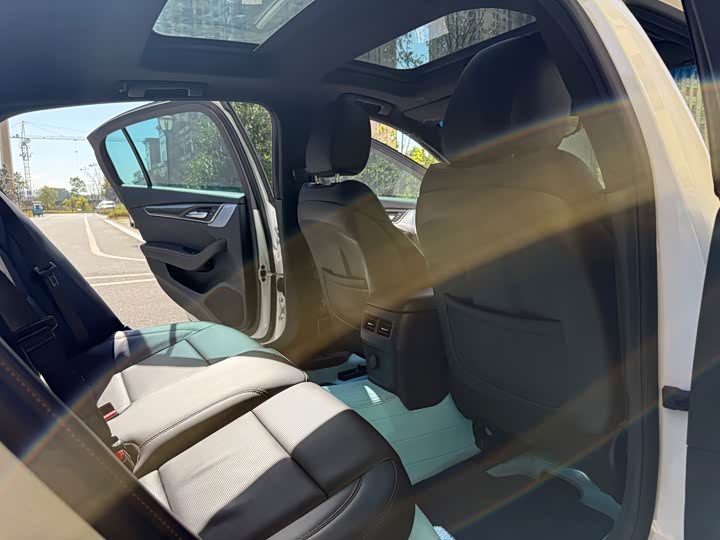 Фото 8 - Cadillac CT5