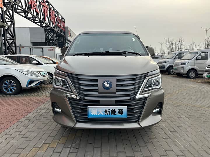 Фото 2 - Dongfeng Forthing Lingzhi M5 EV