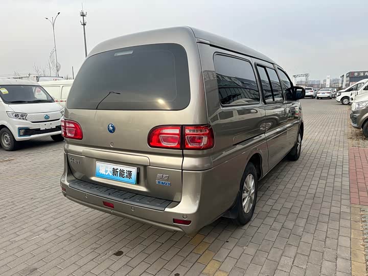 Фото 4 - Dongfeng Forthing Lingzhi M5 EV