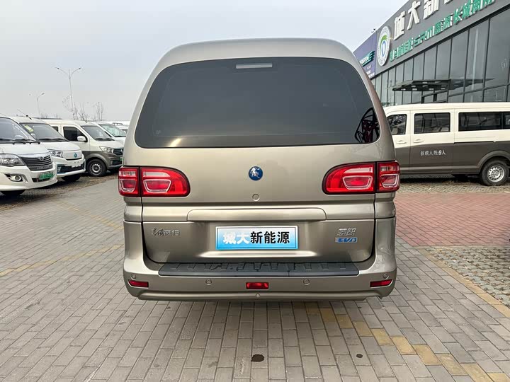 Фото 5 - Dongfeng Forthing Lingzhi M5 EV