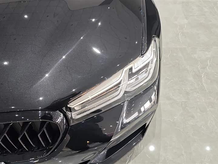 Фото 5 - BMW 5 Series