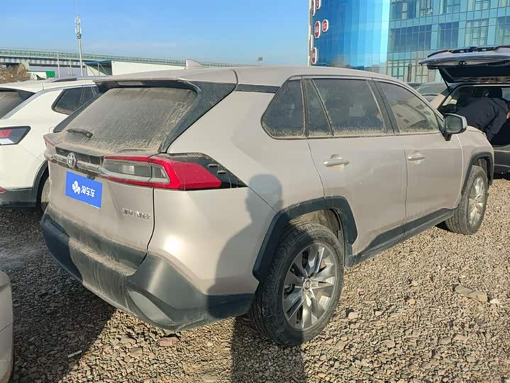 Фото 3 - Toyota Wildlander