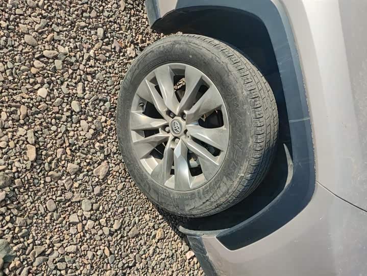 Фото 6 - Toyota Wildlander