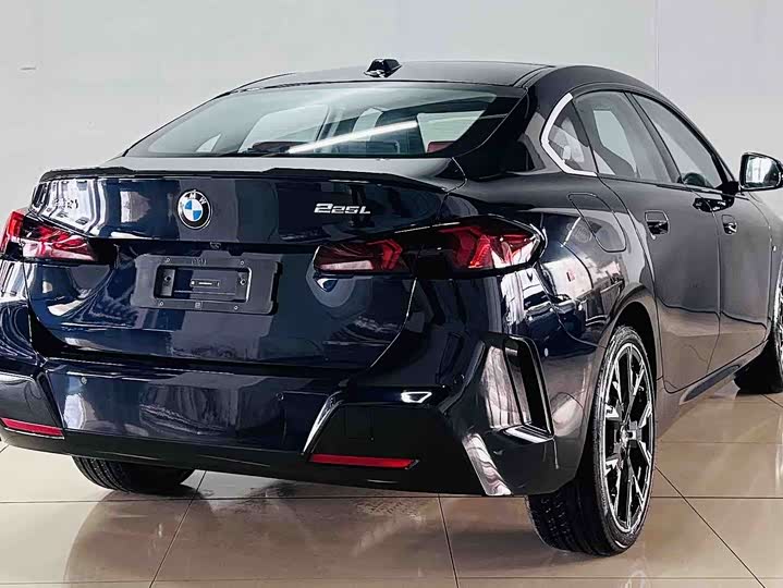 Фото 6 - BMW 2 Series