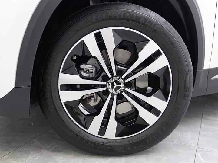 Фото 4 - Mercedes-Benz GLA-Class