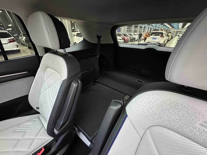 Фото 9 - Volkswagen Talagon