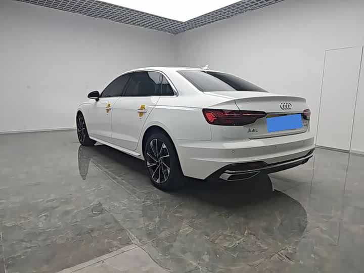 Фото 5 - Audi A4L