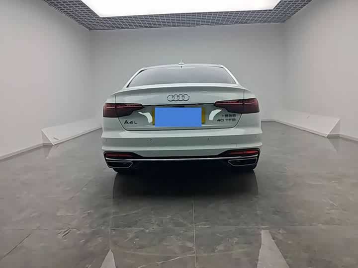 Фото 6 - Audi A4L