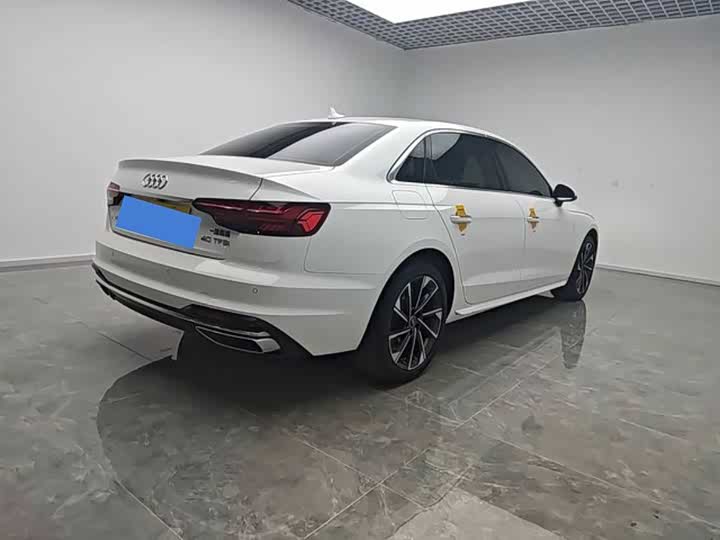 Фото 7 - Audi A4L