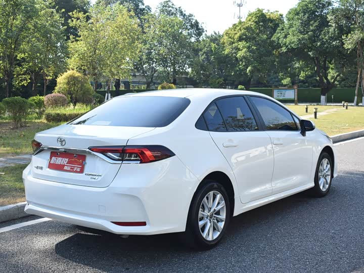 Фото 6 - Toyota Corolla