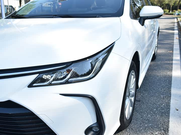 Фото 9 - Toyota Corolla